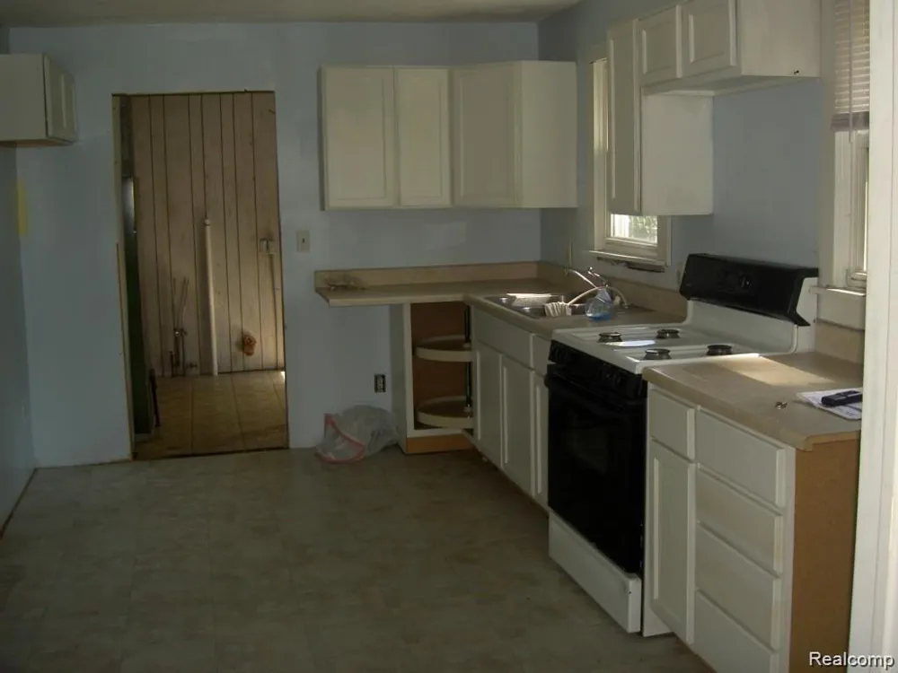 36617 HERMAN STREET Romulus City, MI 48174