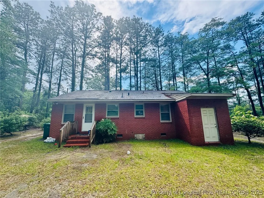 803 Floyd Street Fairmont, NC 28340