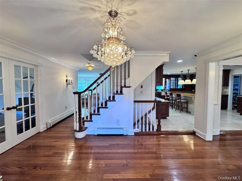 35 Moss Lane Jericho, NY 11753
