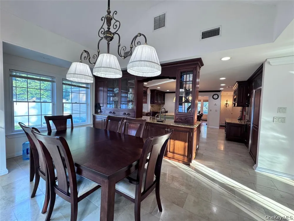 35 Moss Lane Jericho, NY 11753