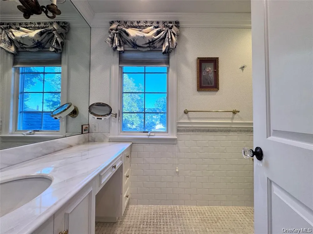 35 Moss Lane Jericho, NY 11753