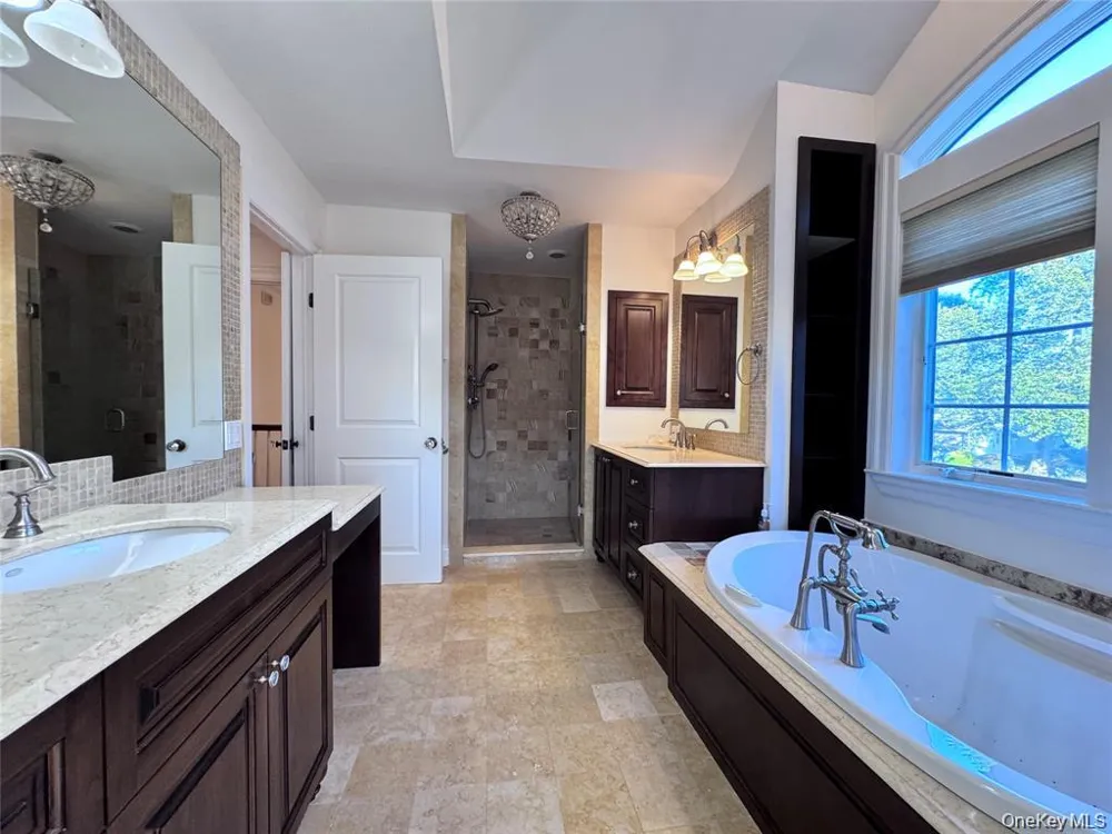 35 Moss Lane Jericho, NY 11753