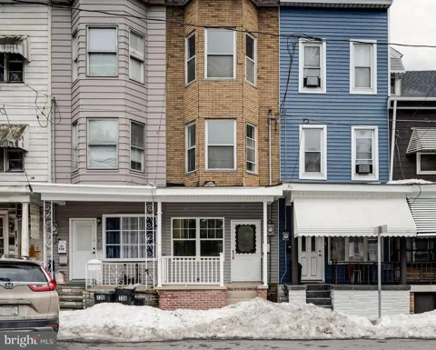 724 E CENTRE STREET