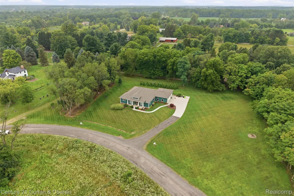 943 Serenity Way Scio Township, MI 48103