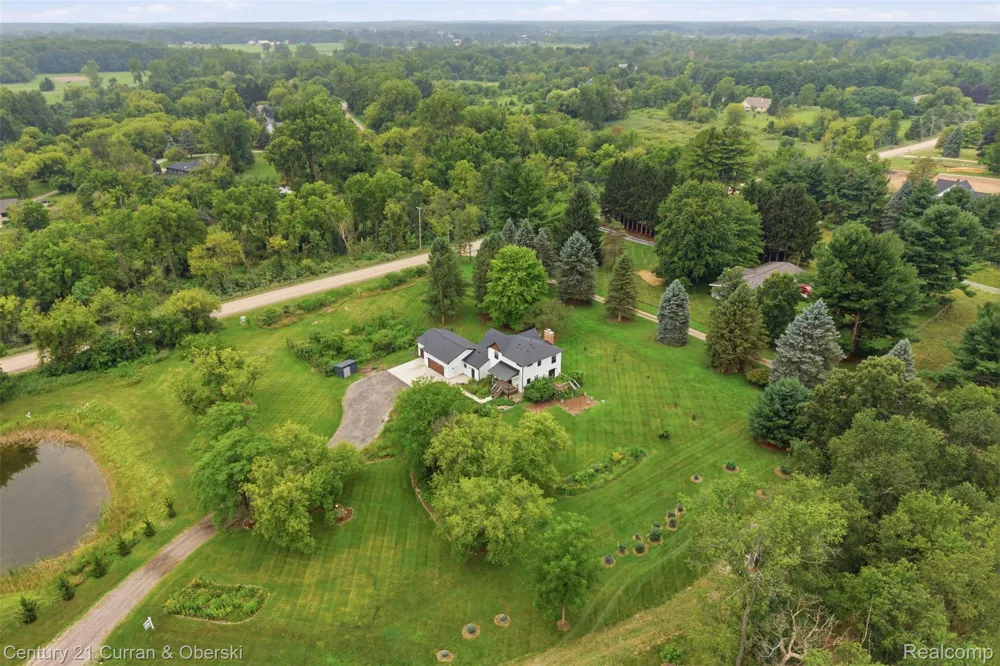 943 Serenity Way Scio Township, MI 48103