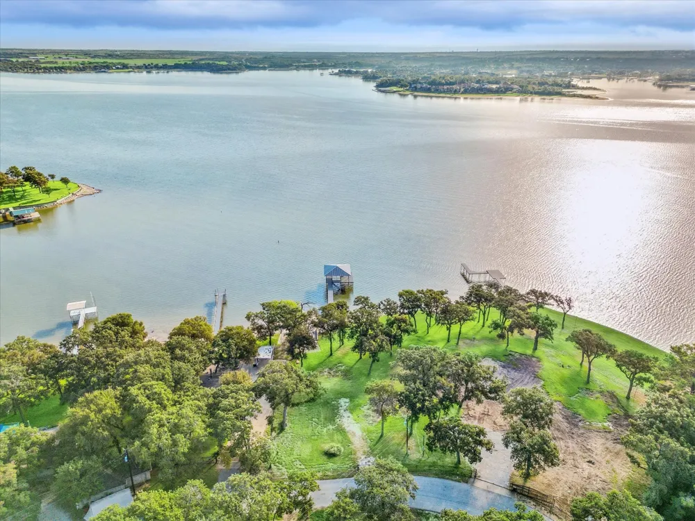 12420 Lake Forest Drive Azle, TX 76020