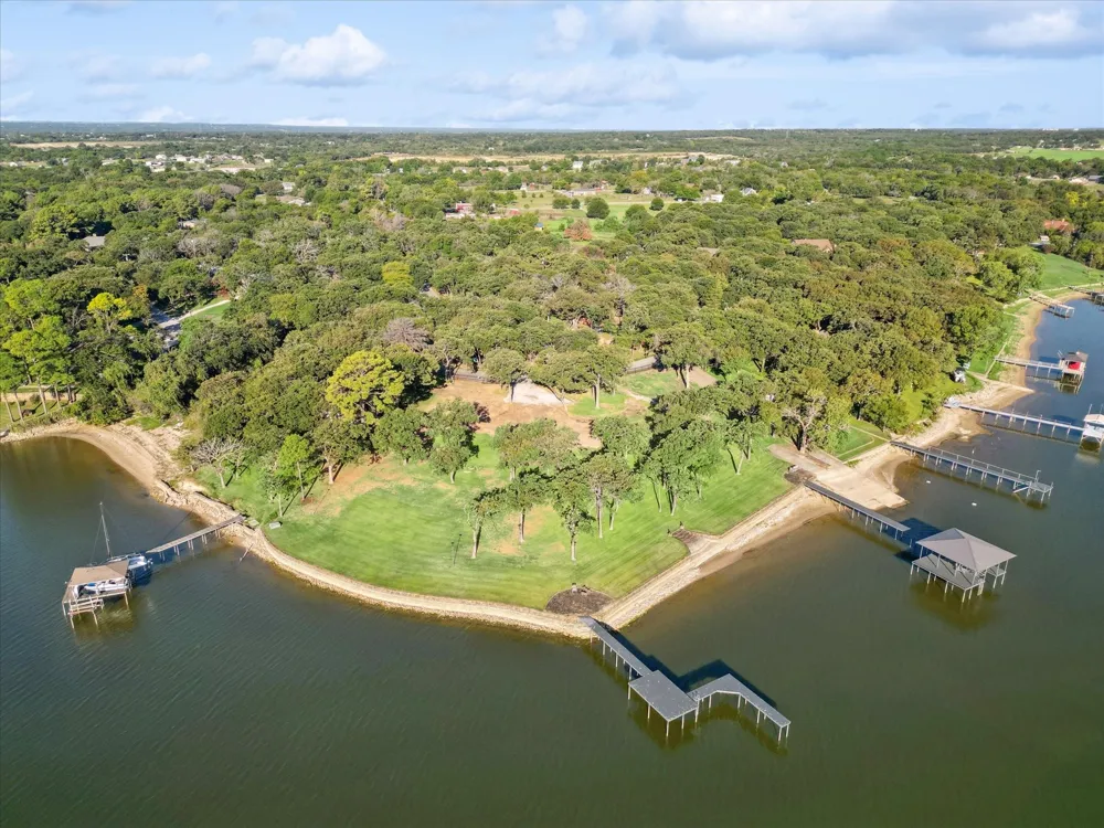 12420 Lake Forest Drive Azle, TX 76020