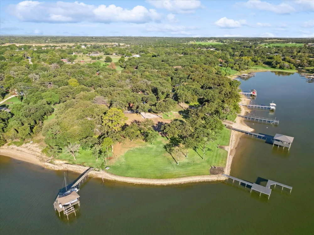 12420 Lake Forest Drive Azle, TX 76020
