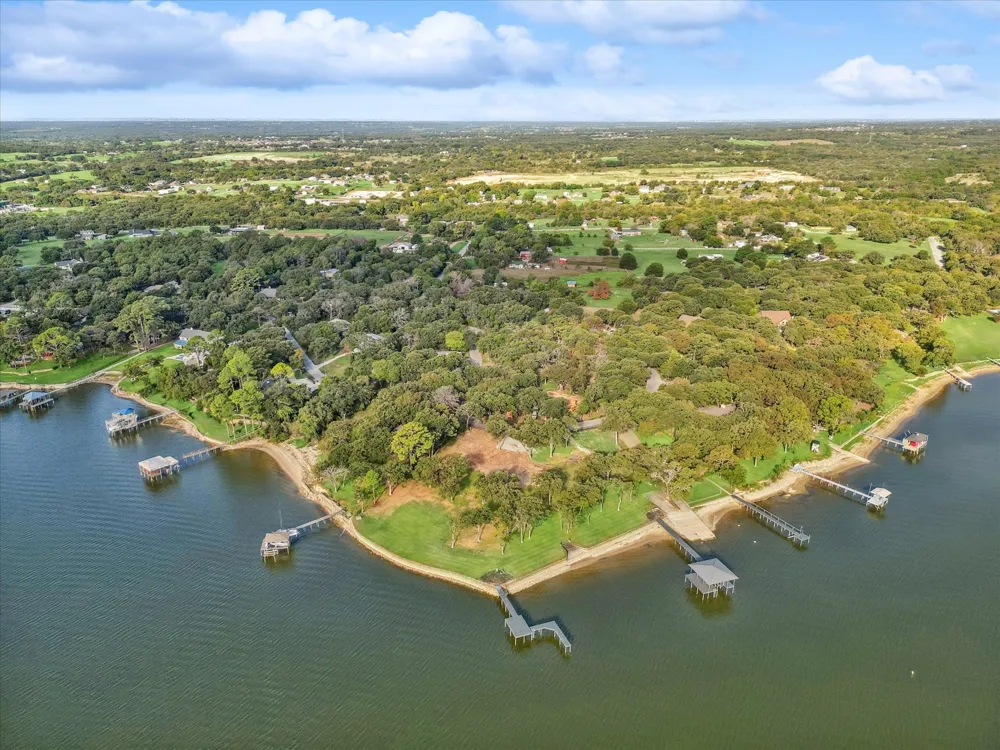 12420 Lake Forest Drive Azle, TX 76020