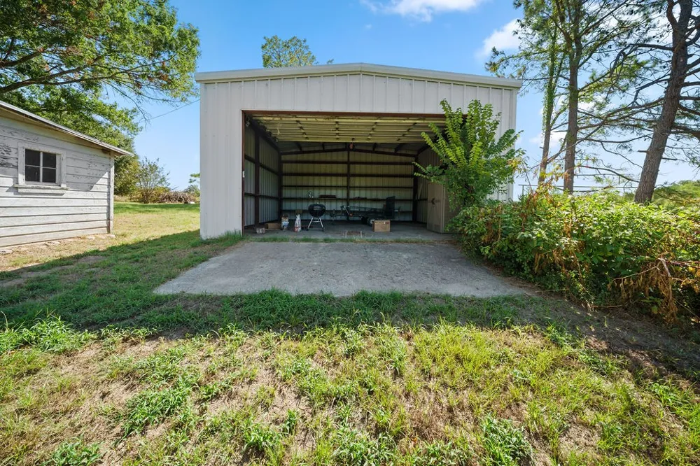 741 County Road 1222 Grand Saline, TX 75140