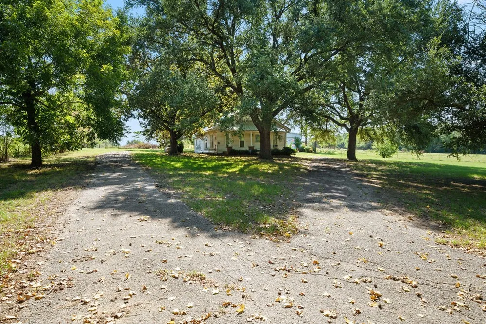 741 County Road 1222 Grand Saline, TX 75140