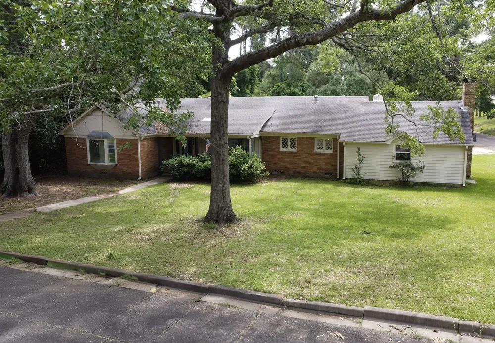 2414 S Martin Street Kilgore, TX 75662