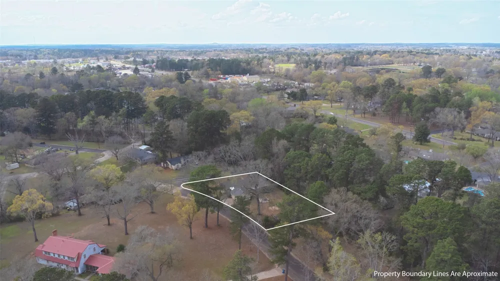 2414 S Martin Street Kilgore, TX 75662
