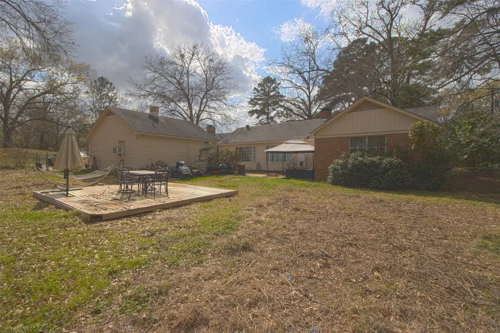 2414 S Martin Street Kilgore, TX 75662