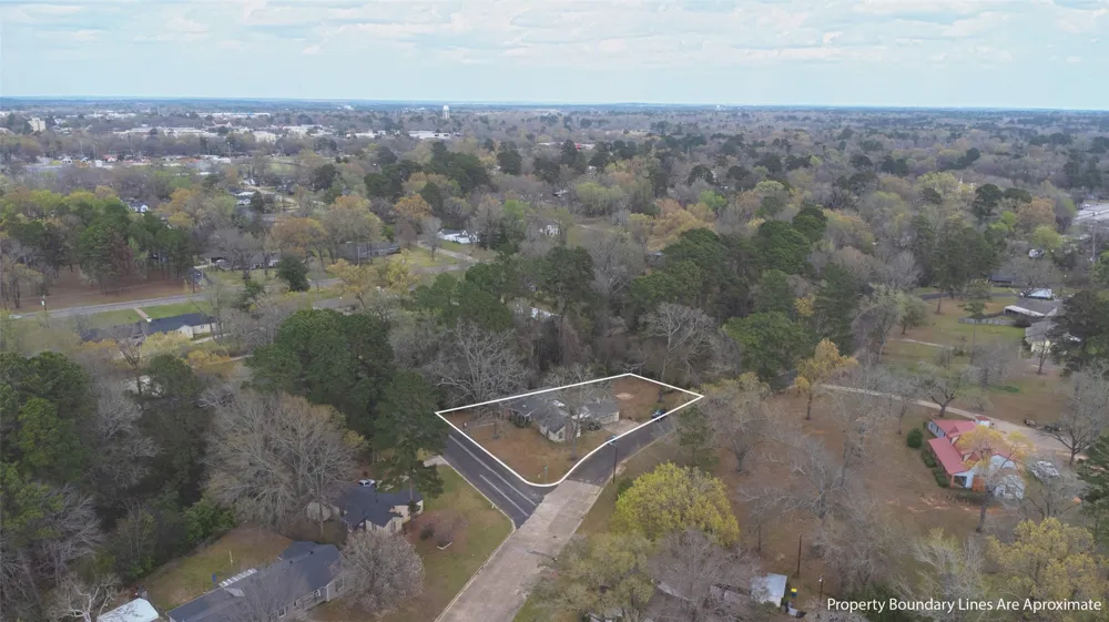 2414 S Martin Street Kilgore, TX 75662