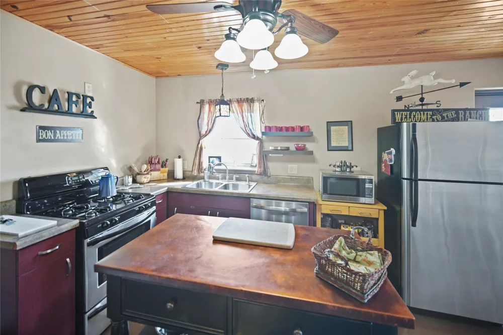 8617 Farm to Market 175 Jacksboro, TX 76458