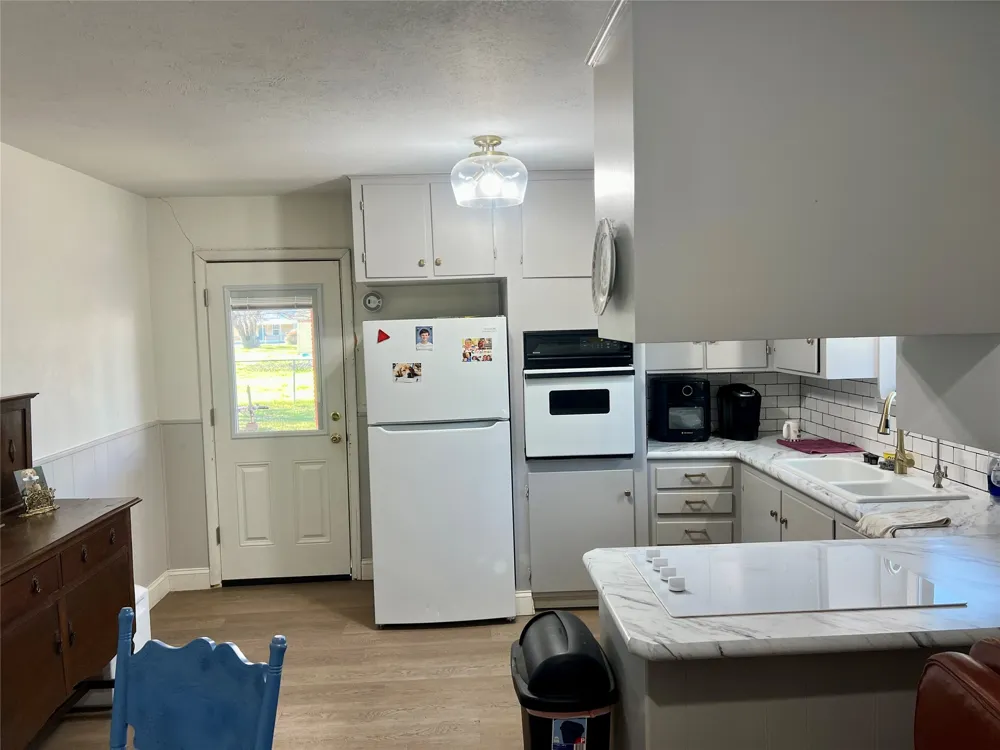 216 Woodlawn Avenue Strawn, TX 76475