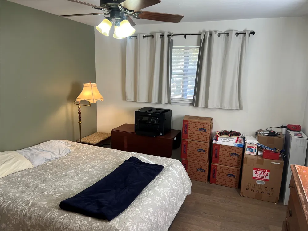 216 Woodlawn Avenue Strawn, TX 76475