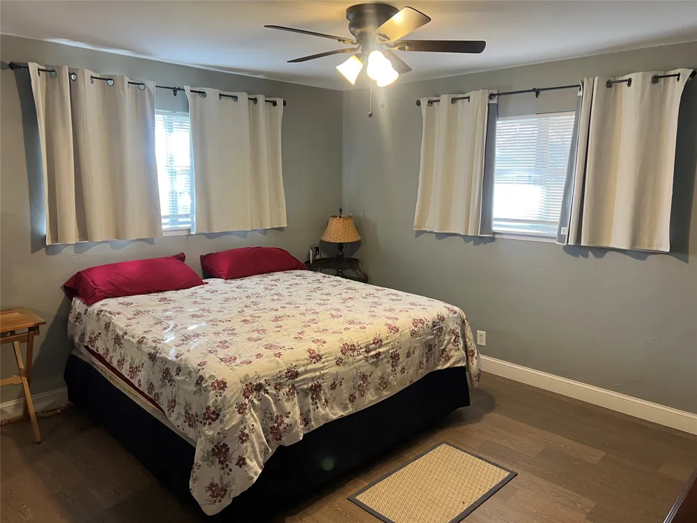 216 Woodlawn Avenue Strawn, TX 76475