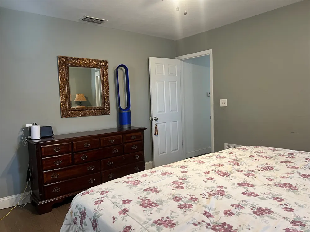 216 Woodlawn Avenue Strawn, TX 76475