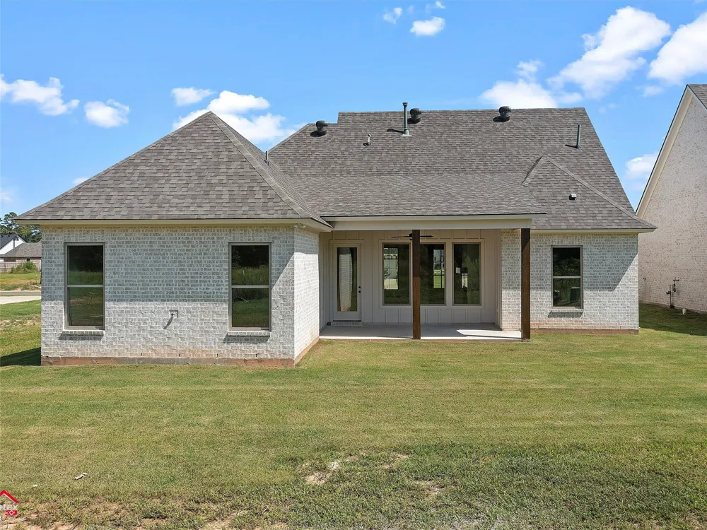 37 Turtle Creek Drive Benton, LA 71006