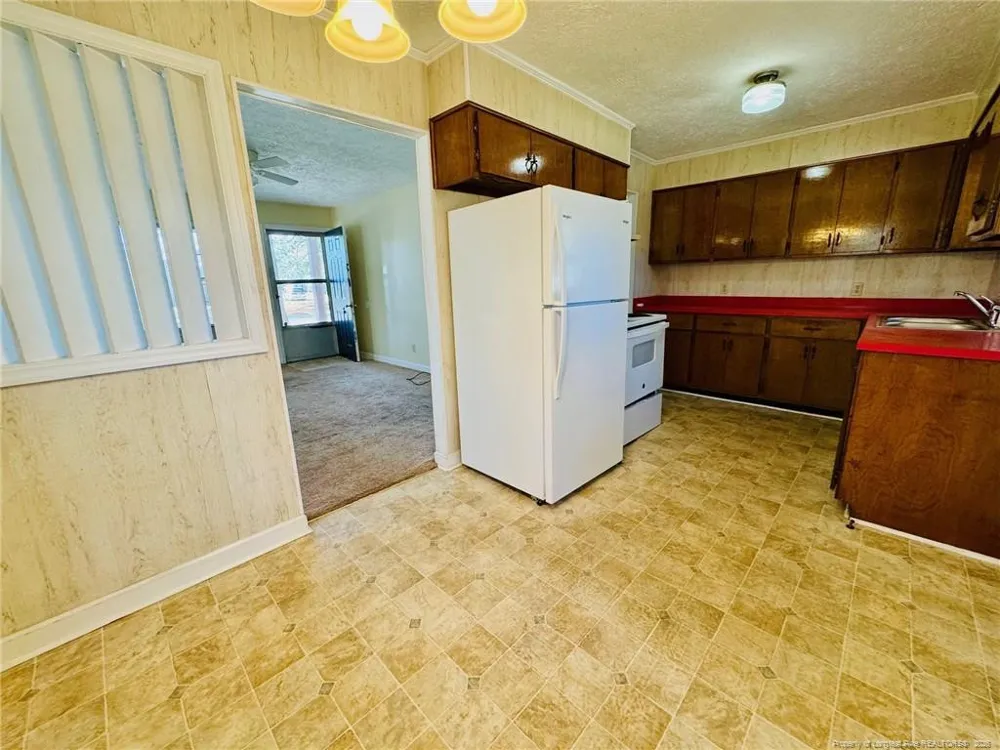 803 Floyd Street Fairmont, NC 28340
