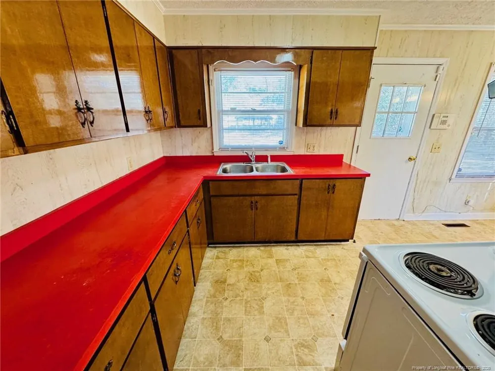 803 Floyd Street Fairmont, NC 28340