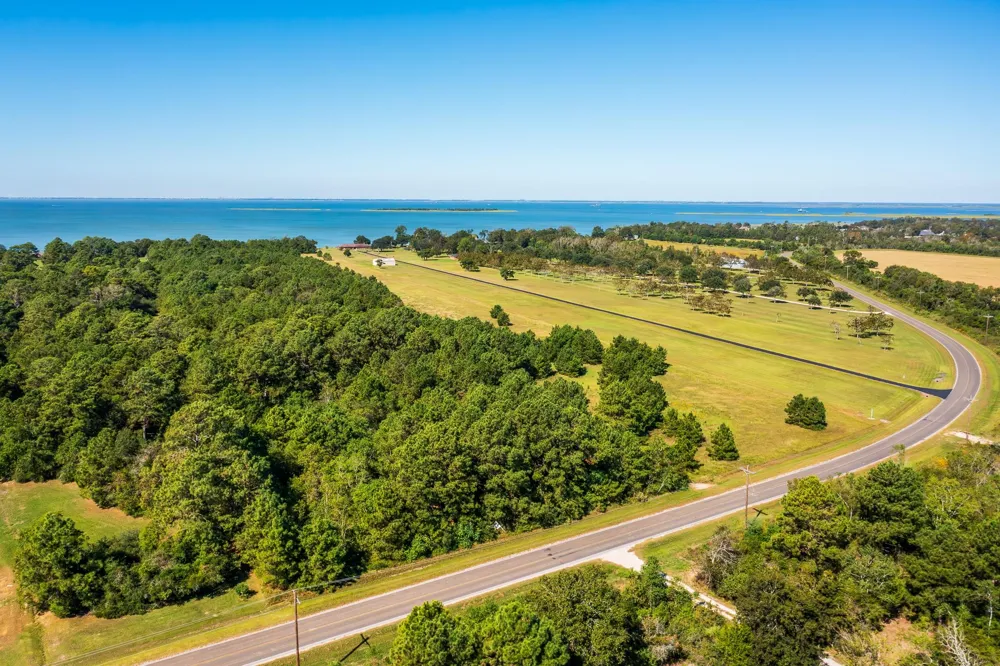 S Main Anahuac, TX 77514