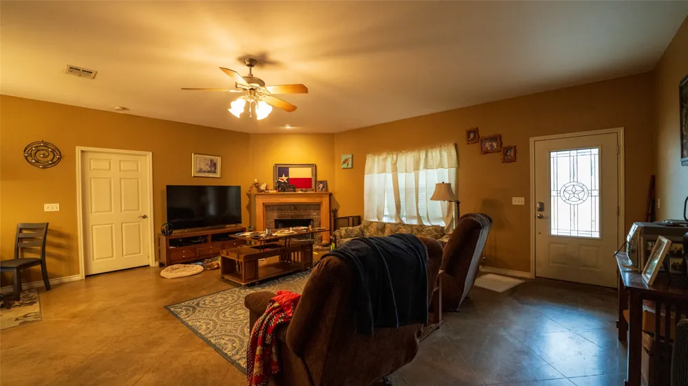191 Clydesdale Drive Dale, TX 78616