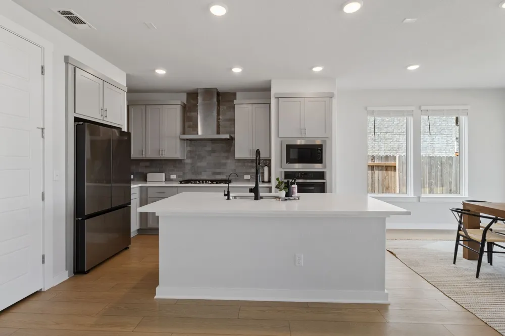 6406 Mallord Brook Bend Buda, TX 78610