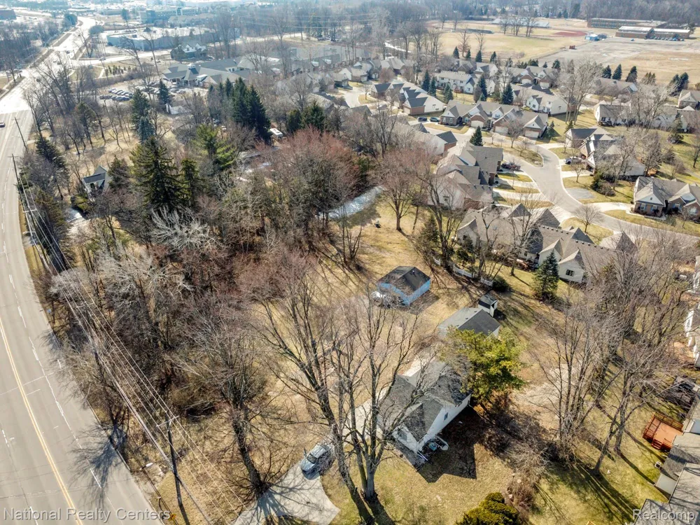 13450 Pardee Road Taylor City, MI 48180