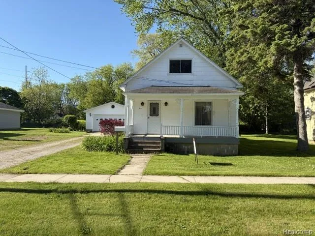 52 Carrington Street Harbor Beach City, MI 48441