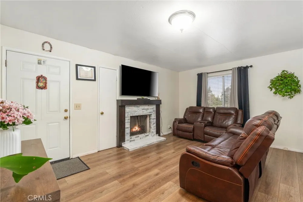 26166 Alpine Lane Twin Peaks, CA 92391