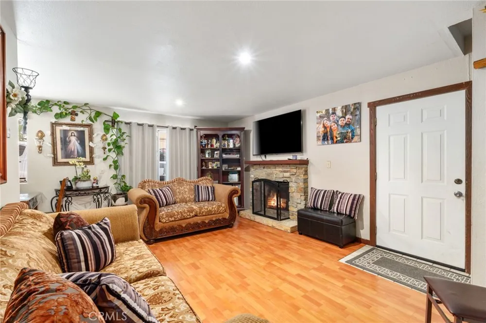 26166 Alpine Lane Twin Peaks, CA 92391