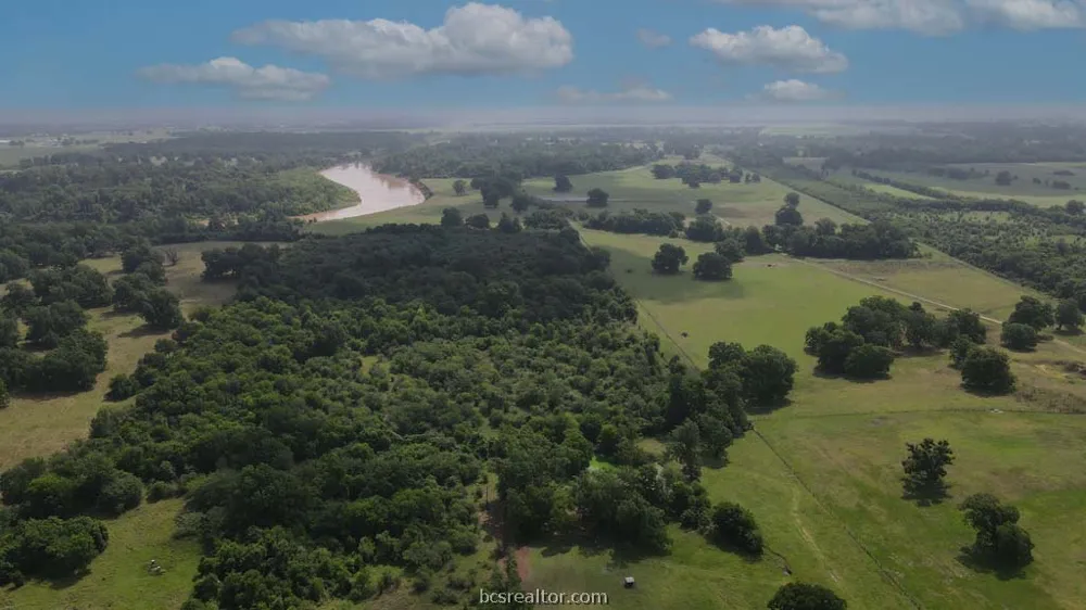 Holle Ln Washington, TX 77880