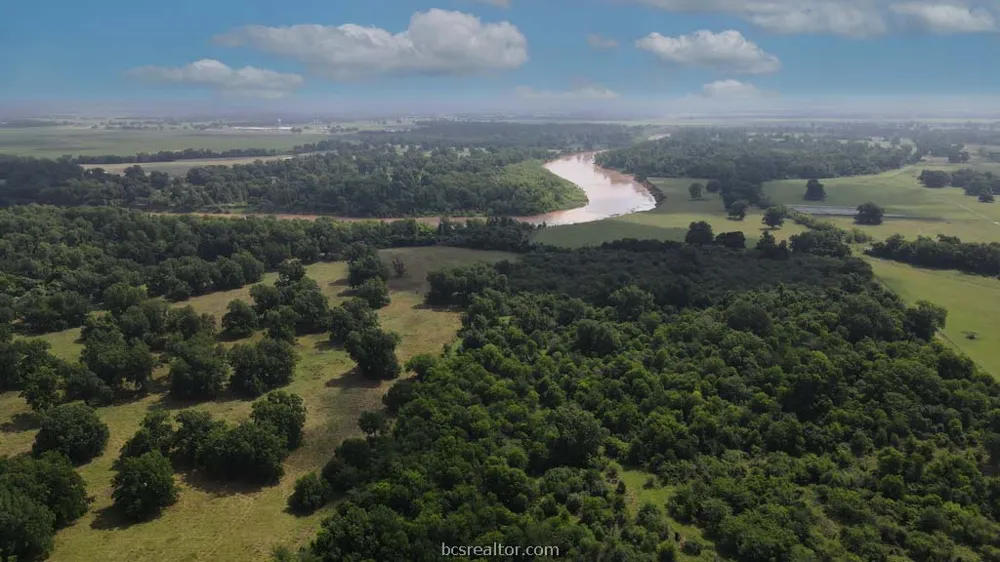 Holle Ln Washington, TX 77880