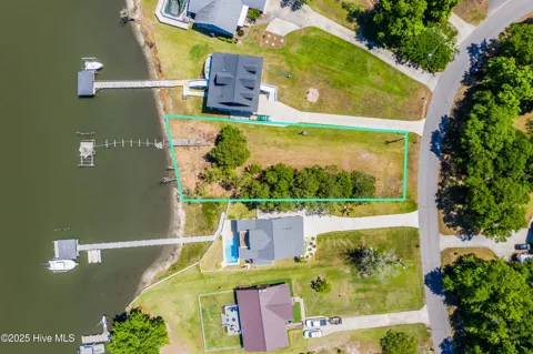 527 Chadwick Shores Drive