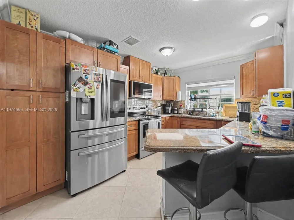 12689 NW 10th Way Miami, FL 33182