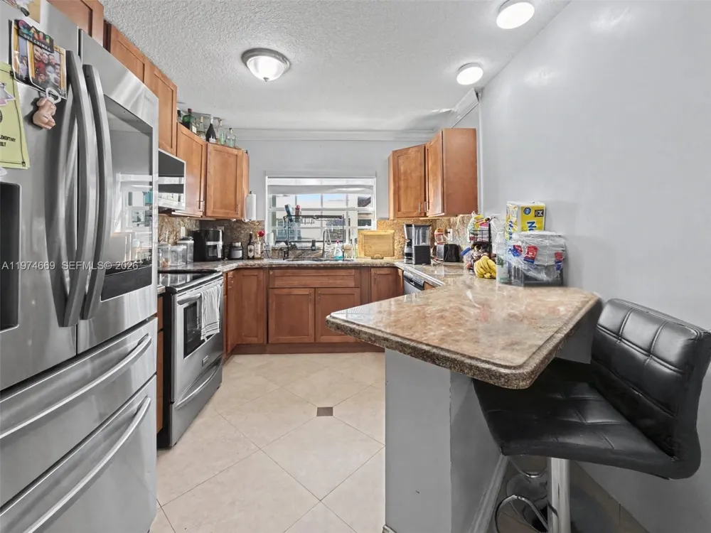 12689 NW 10th Way Miami, FL 33182