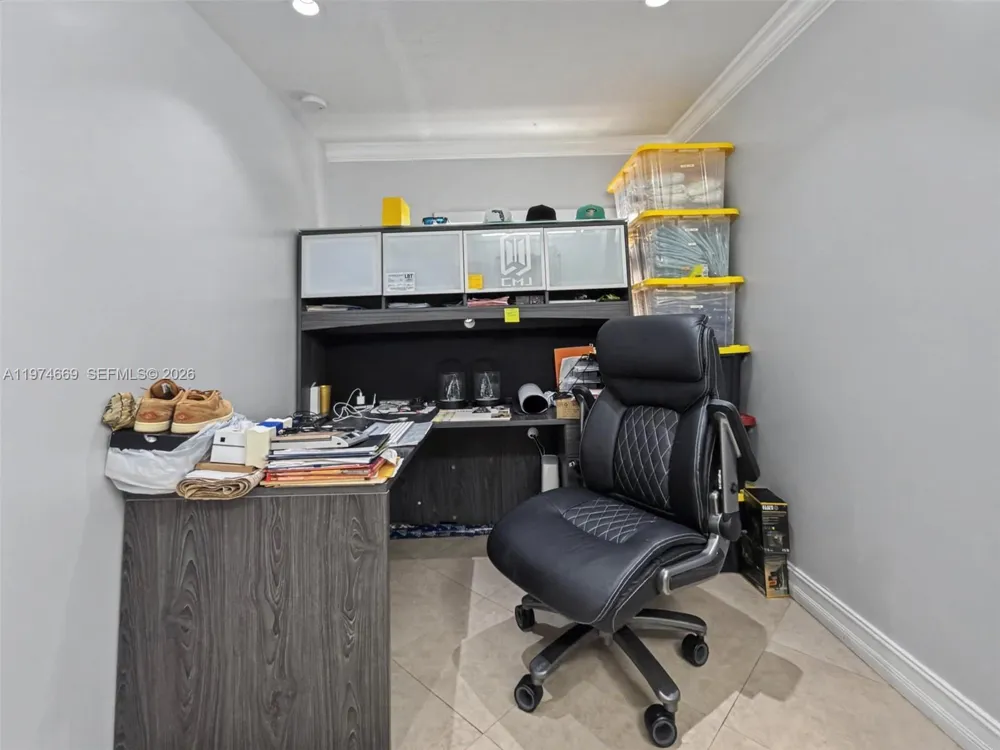 12689 NW 10th Way Miami, FL 33182