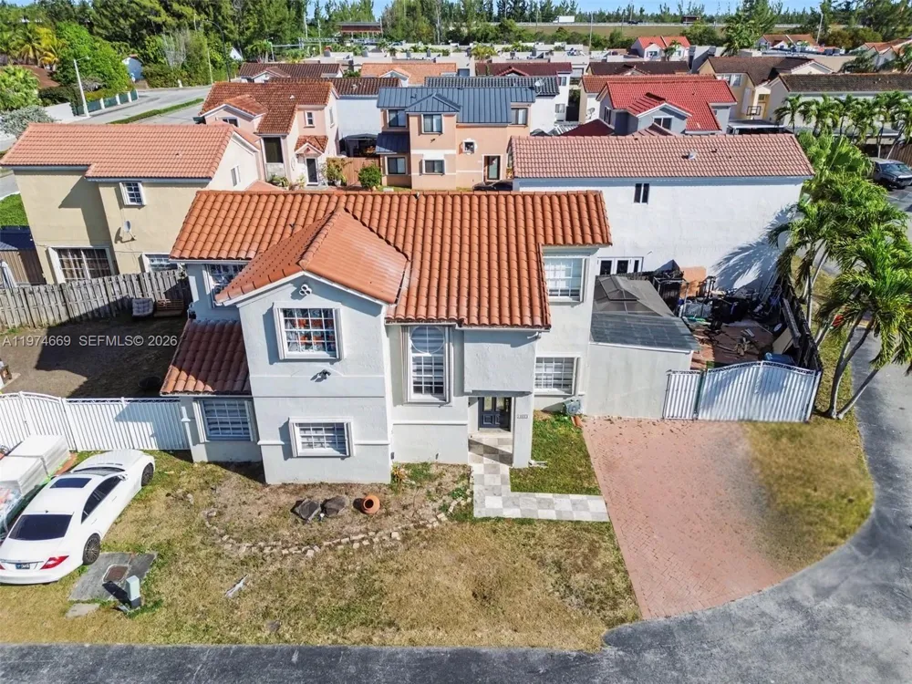 12689 NW 10th Way Miami, FL 33182