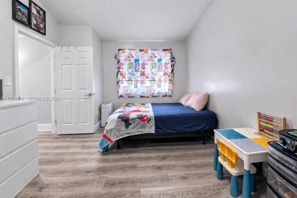 12689 NW 10th Way Miami, FL 33182