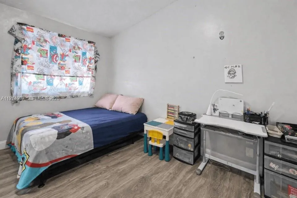 12689 NW 10th Way Miami, FL 33182