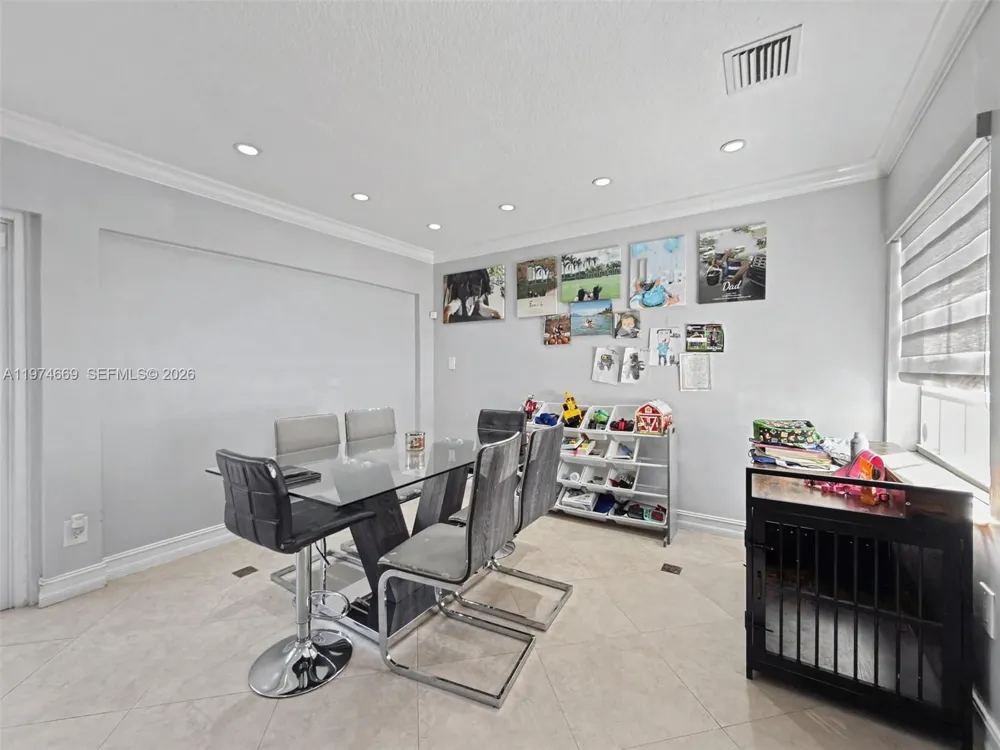 12689 NW 10th Way Miami, FL 33182