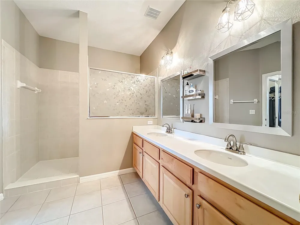 9417 MYRTLE CREEK LANE #609 Orlando, FL 32832