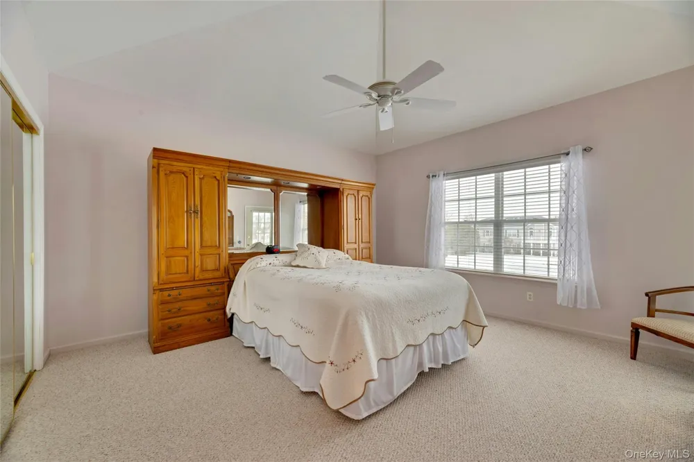 548 Highland Court Moriches, NY 11955