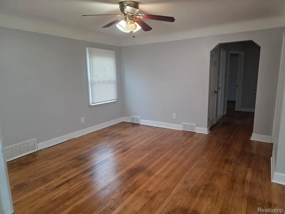 17076 STRICKER AVENUE Eastpointe City, MI 48021
