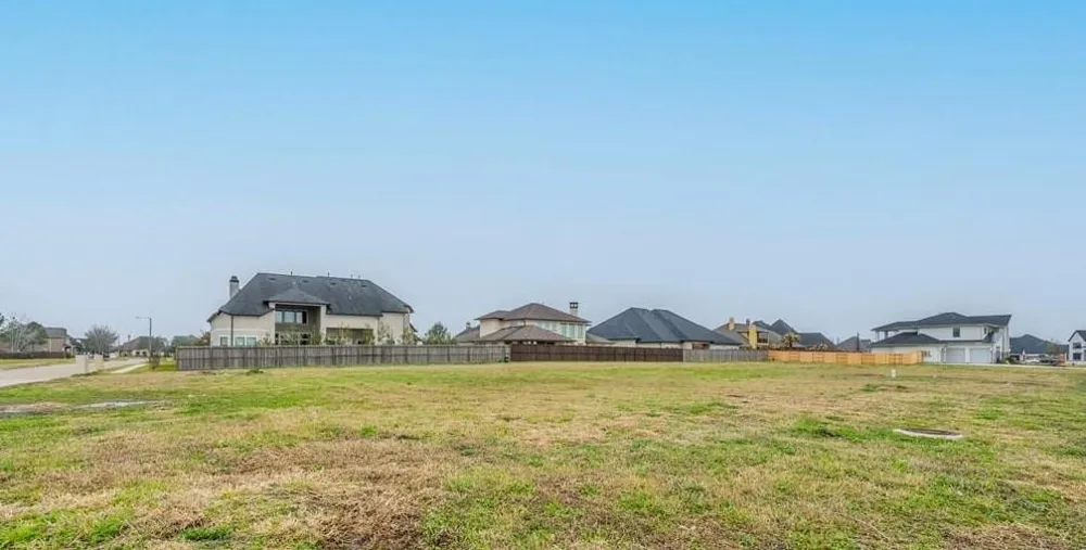 4806 Lost Creek Lane League City, TX 77573