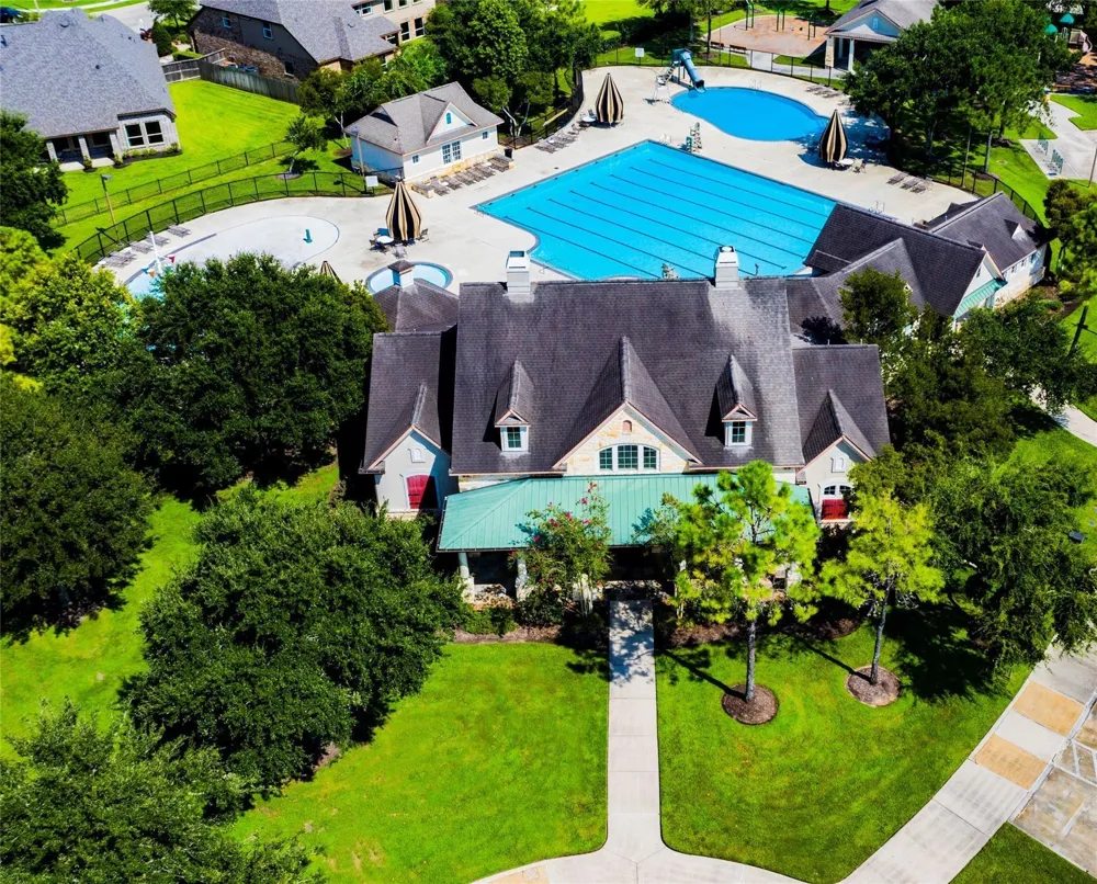 4806 Lost Creek Lane League City, TX 77573