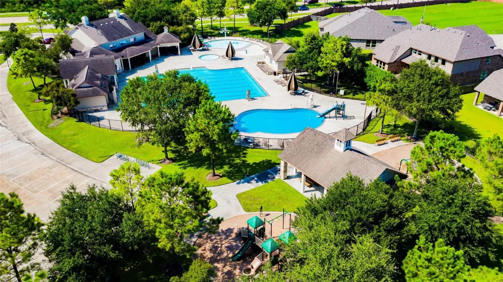 4806 Lost Creek Lane League City, TX 77573